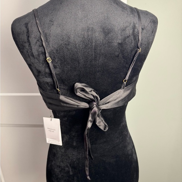 Danielle Bernstein Handkerchief Tank Top Black cropped satin - Picture 3 of 4